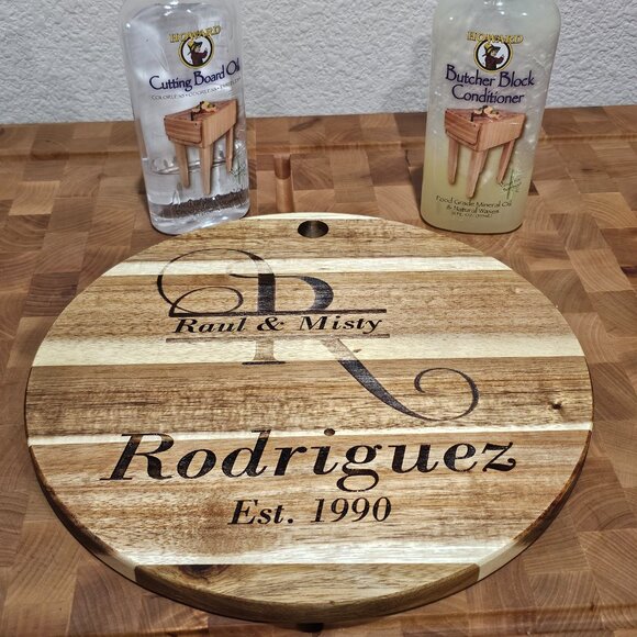 Cutting Board Custom Monogram Acacia Charcuterie Board - Personalized Gift - Picture 1 of 4